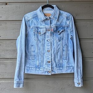 VTG Y2K Levi's Medium Wash Denim Trucker Jean Jacket Medium
